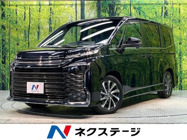 TOYOTA VOXY HYBRID 2023