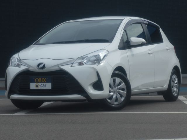 TOYOTA VITZ 2017