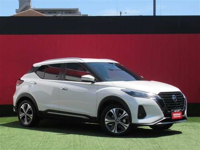 NISSAN KICKS 2022