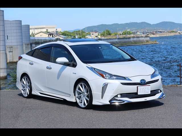 TOYOTA PRIUS 2019