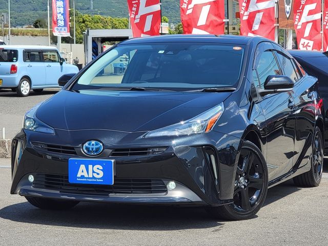 TOYOTA PRIUS 2021