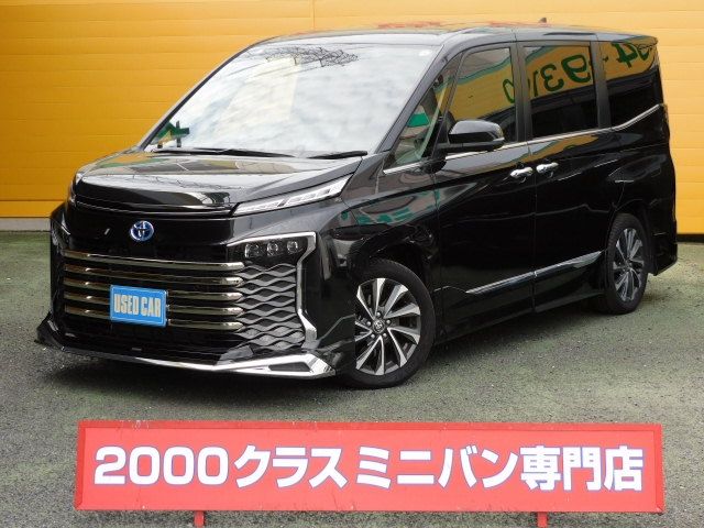 TOYOTA VOXY HYBRID 2023