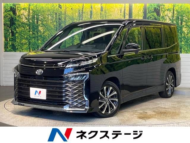 TOYOTA VOXY 2022