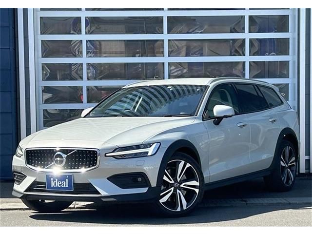 VOLVO V60 CROSS COUNTRY 2019