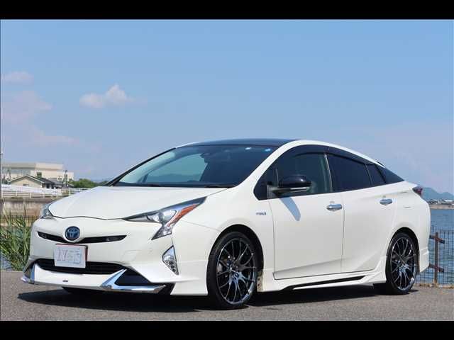 TOYOTA PRIUS 2017