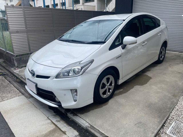 TOYOTA PRIUS 2012