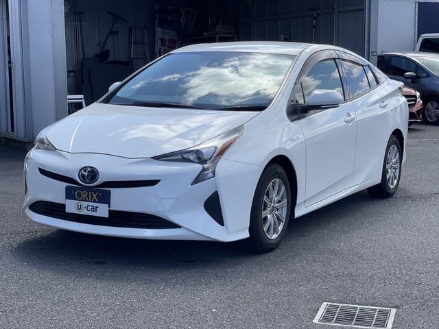 TOYOTA PRIUS 2018