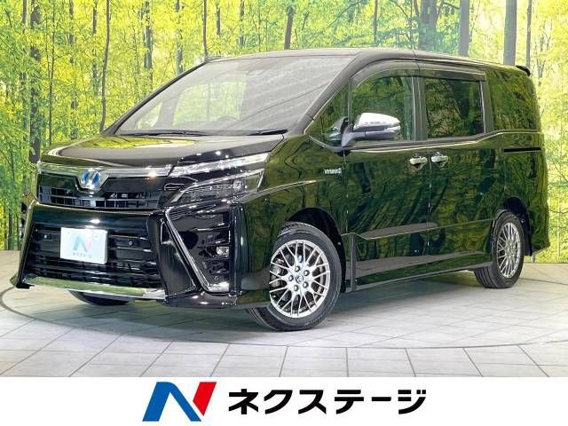 TOYOTA VOXY HYBRID 2019