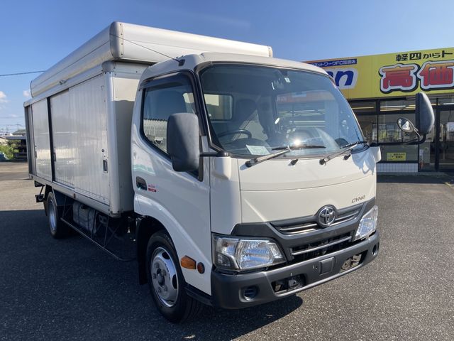 TOYOTA DYNA 2016