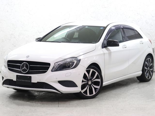 MERCEDES-BENZ A class 2015