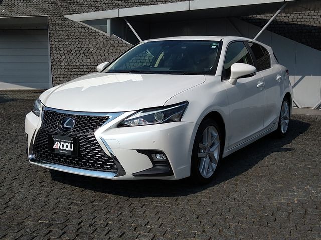 TOYOTA LEXUS CT200h 2020