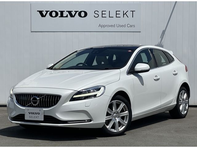 VOLVO V40 2020