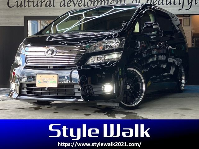 TOYOTA VELLFIRE 2013