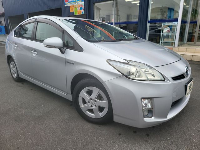 TOYOTA PRIUS 2011