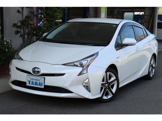 TOYOTA PRIUS 2017