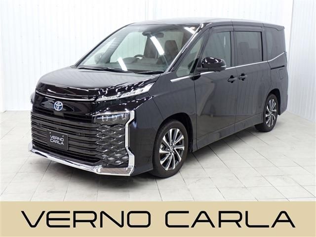 TOYOTA VOXY HYBRID 2023