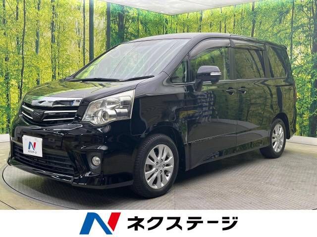 TOYOTA NOAH 2010