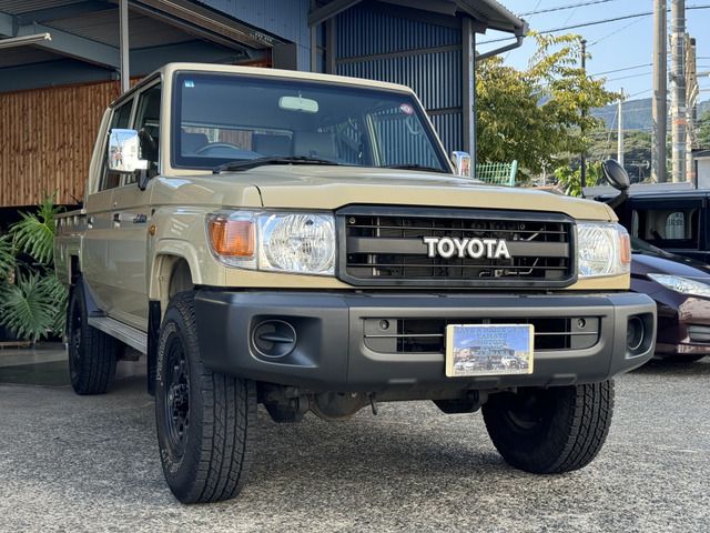 TOYOTA LANDCRUISER PICKUP 2015