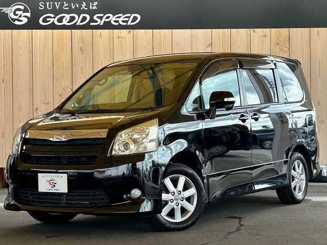 TOYOTA NOAH 2010