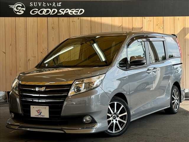 TOYOTA NOAH HYBRID 2015