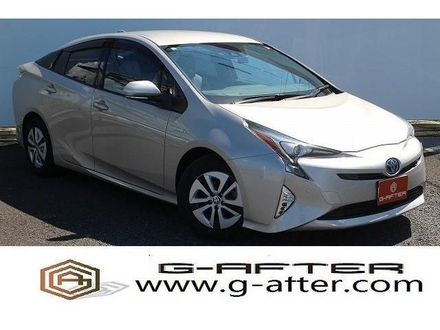 TOYOTA PRIUS 2016