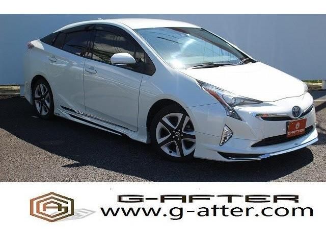 TOYOTA PRIUS 2016