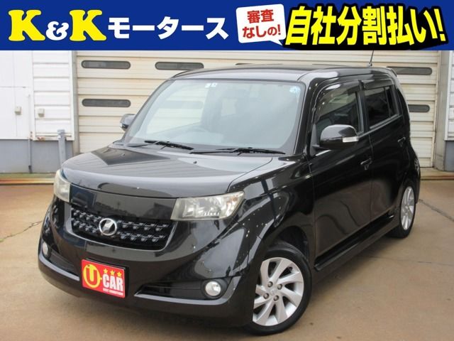 TOYOTA bB 2011