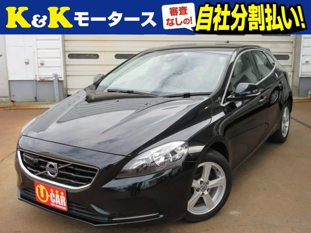 VOLVO V40 2015