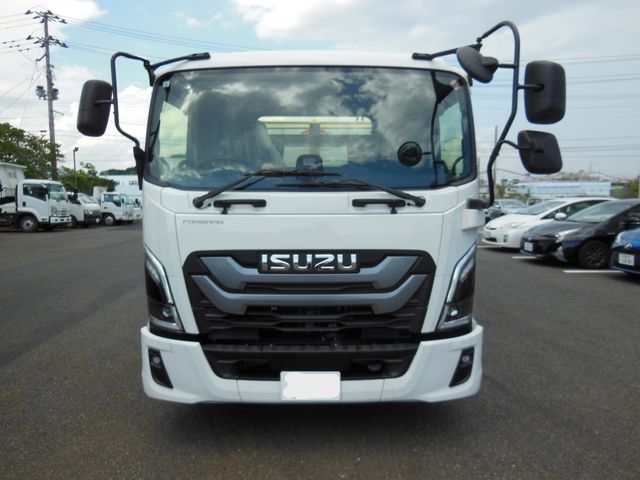 ISUZU FORWARD 2024