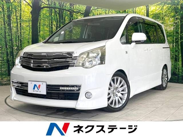 TOYOTA NOAH 2010