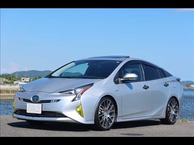 TOYOTA PRIUS 2015