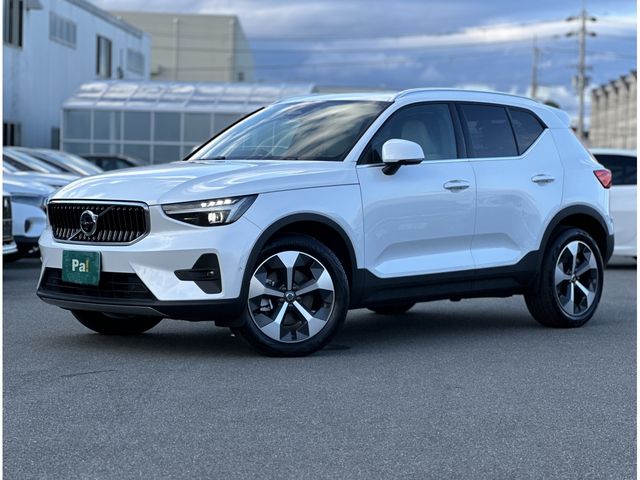 VOLVO XC40 2024