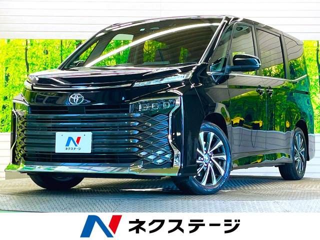 TOYOTA VOXY 2022