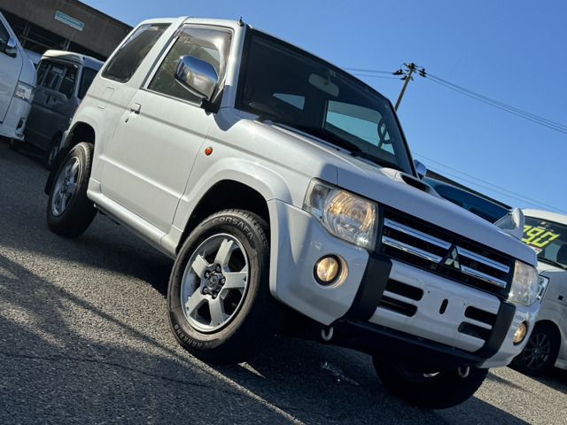 MITSUBISHI PAJERO MINI 4WD 2011