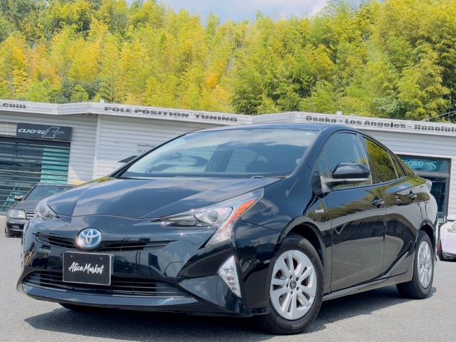 TOYOTA PRIUS 2017