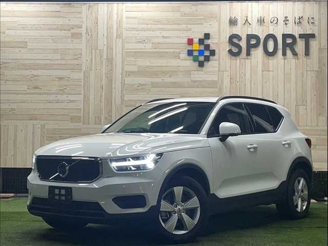 VOLVO XC40 2021