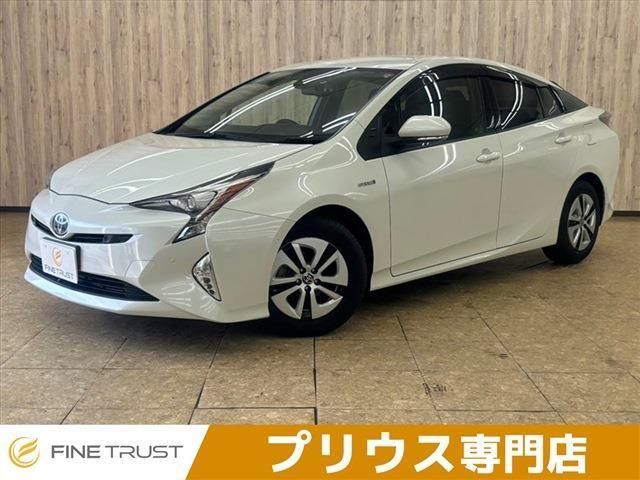 TOYOTA PRIUS 2016