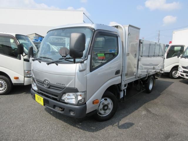 TOYOTA DYNA 2017