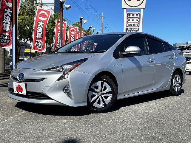 TOYOTA PRIUS 2016