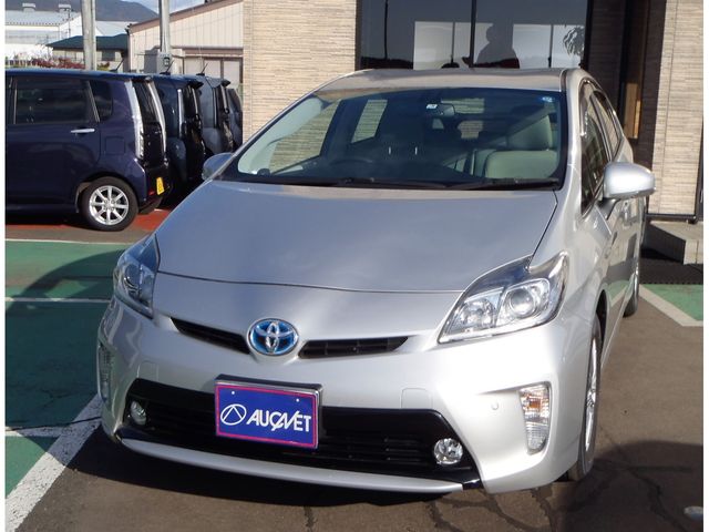 TOYOTA PRIUS 2013