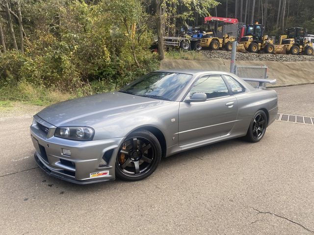 NISSAN SKYLINE GT-R 2000