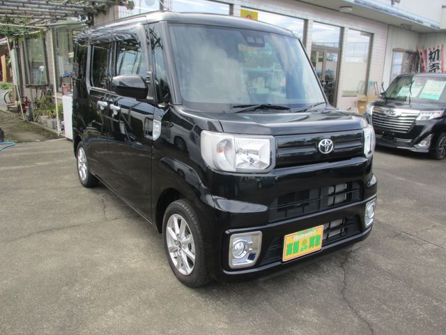 TOYOTA PIXIS MEGA 2022