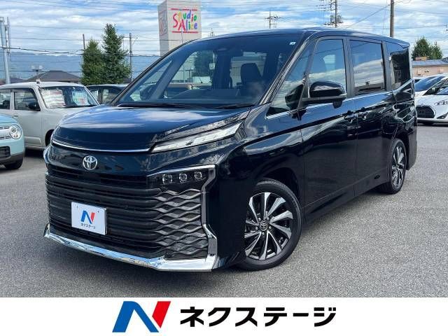 TOYOTA VOXY 2022