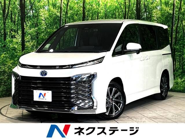 TOYOTA VOXY HYBRID 2023