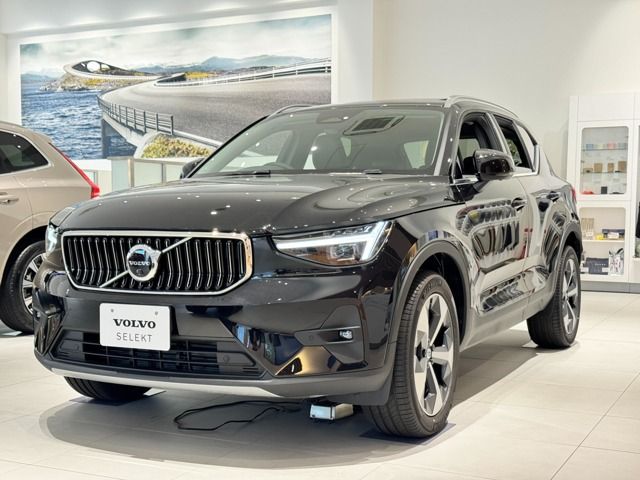 VOLVO XC40 2024