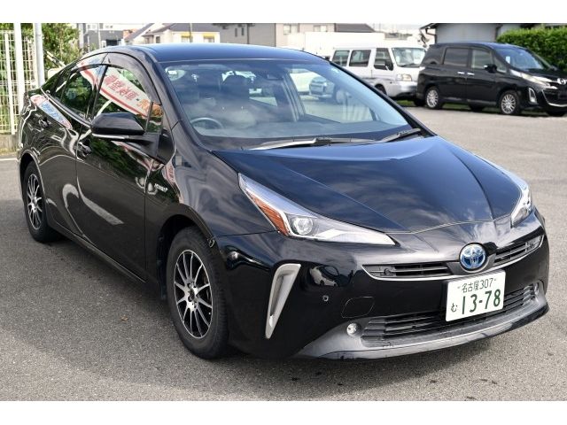 TOYOTA PRIUS 2019