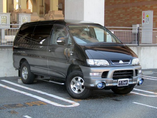 MITSUBISHI DELICA SPACE GEAR  4WD 2004