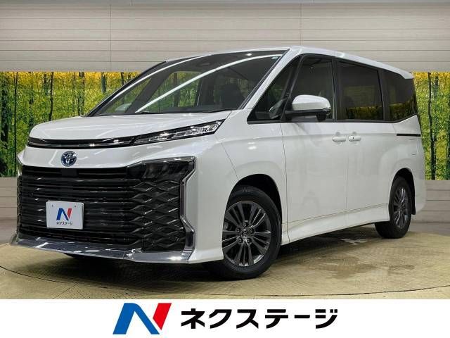 TOYOTA VOXY HYBRID 2023