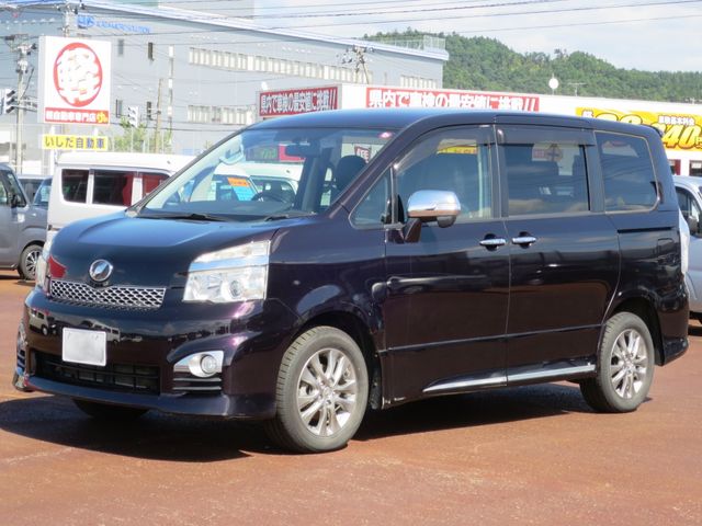 TOYOTA VOXY 4WD 2012