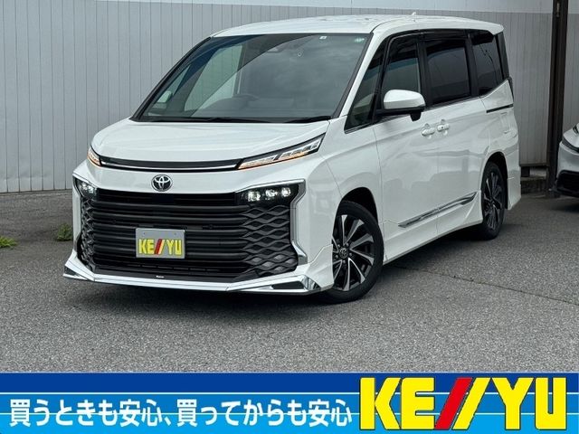 TOYOTA VOXY 2022